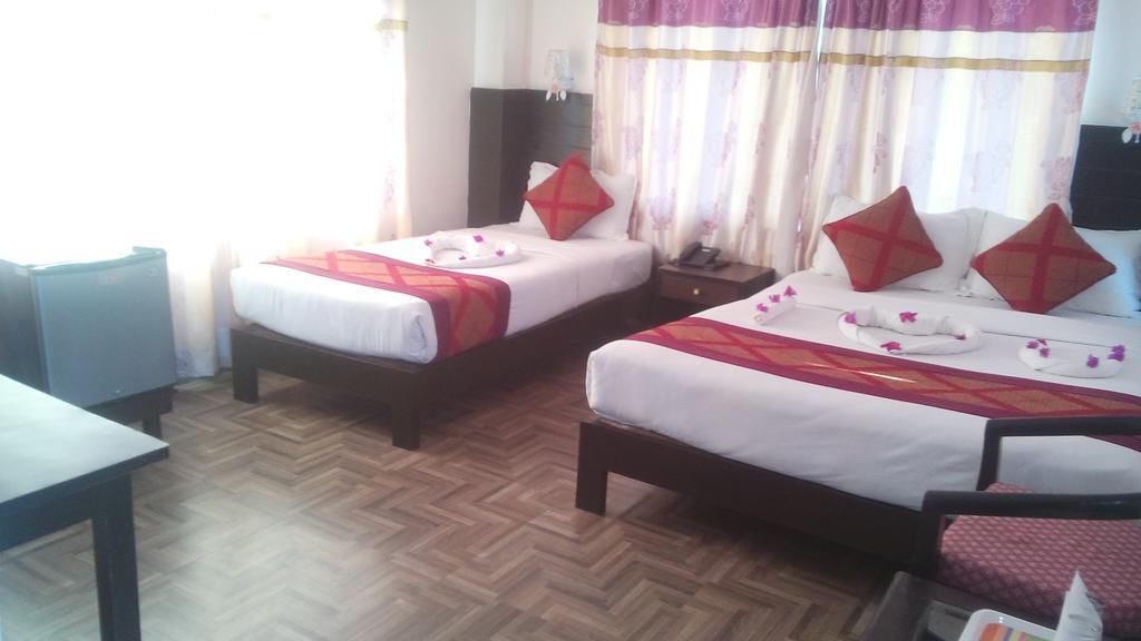 Hotel Center Lake Pokhara Oda fotoğraf