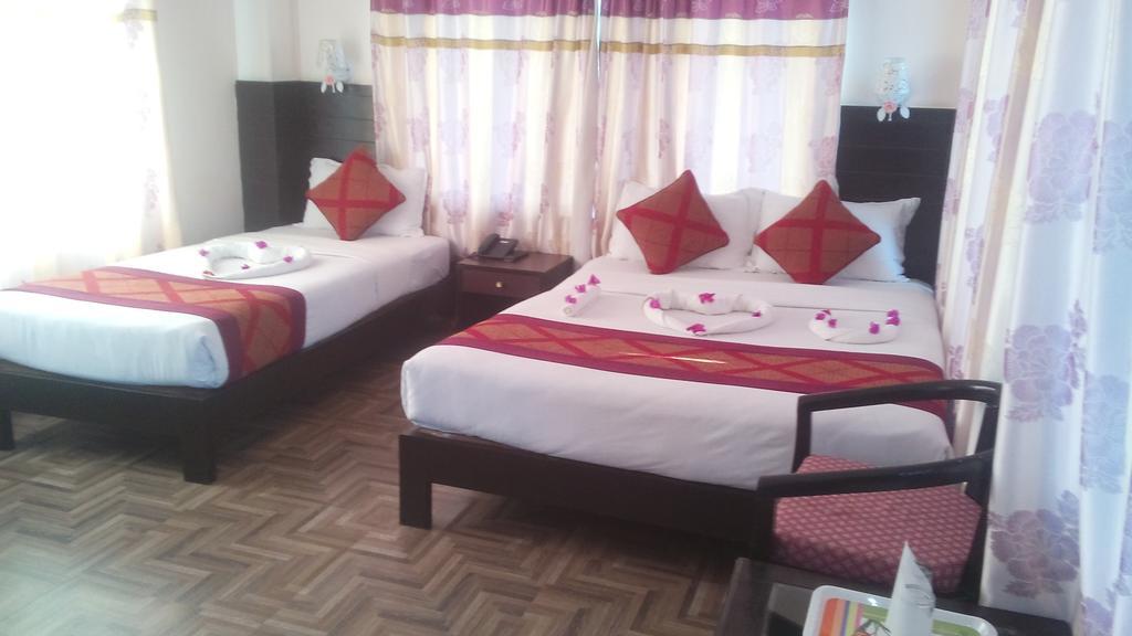 Hotel Center Lake Pokhara Dış mekan fotoğraf