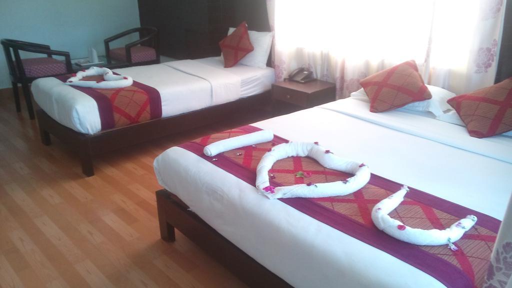 Hotel Center Lake Pokhara Dış mekan fotoğraf