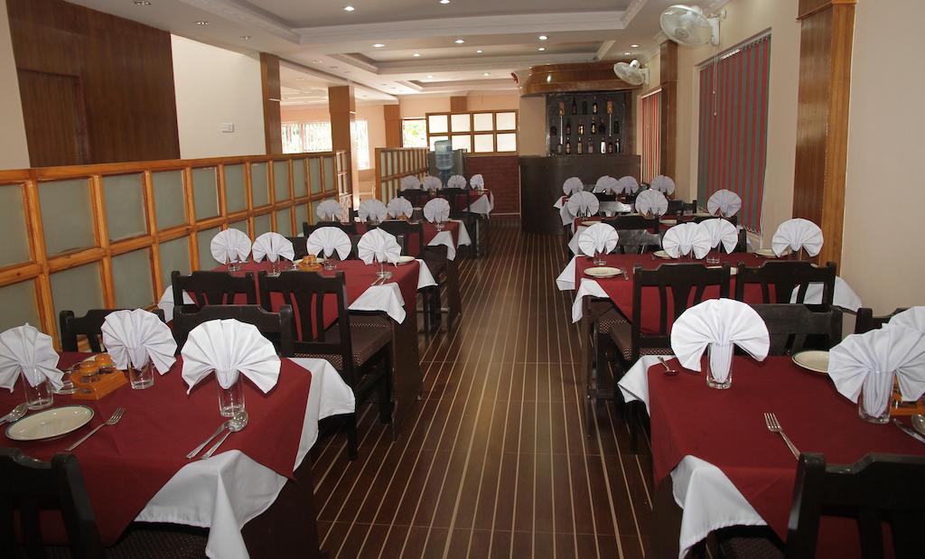 Hotel Center Lake Pokhara Dış mekan fotoğraf